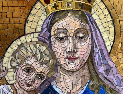 Kamyczkowa Madonna w zakrystii – odnowiona mozaika w jezuickiej bazylice w Krakowie